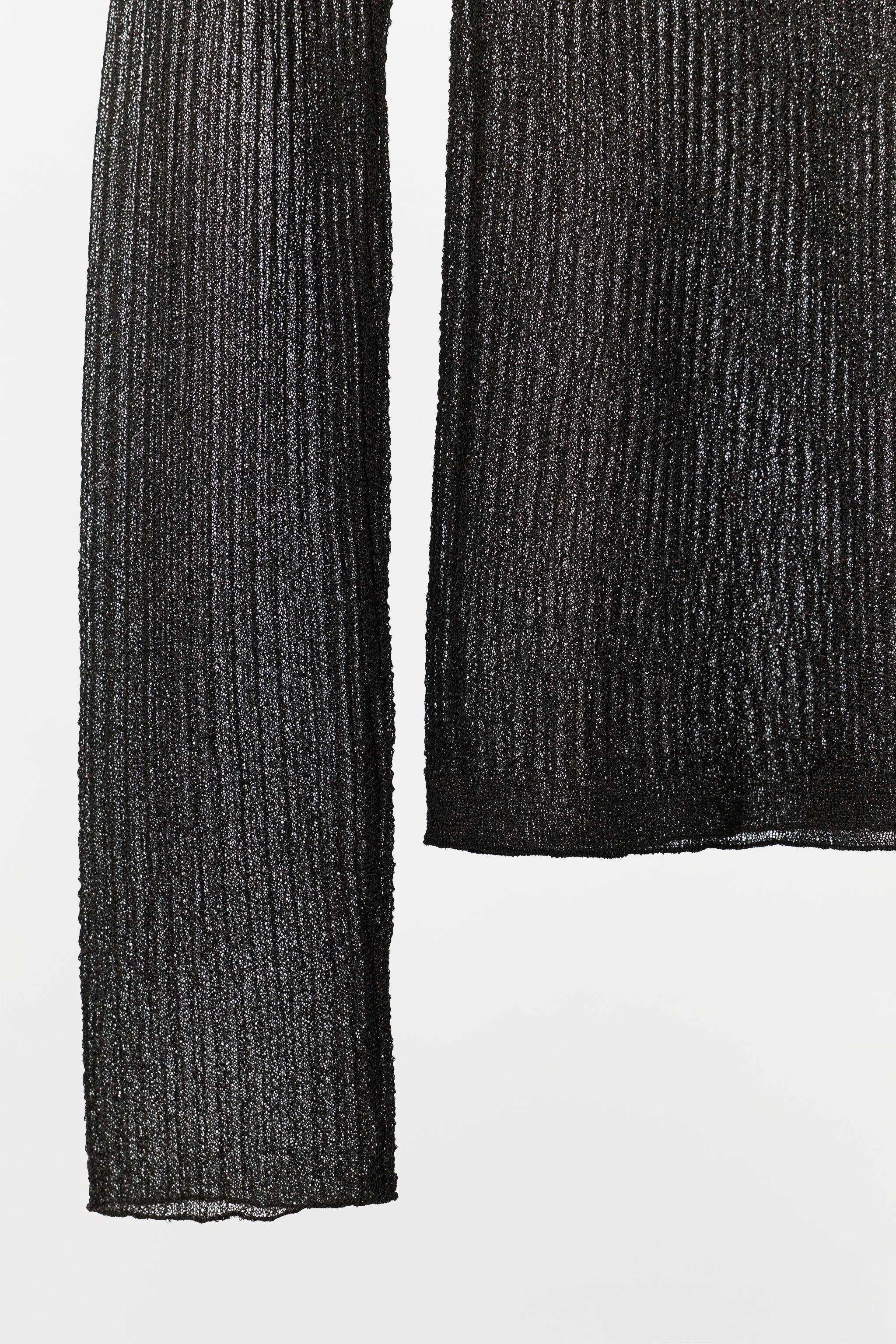 METALLIC THREAD KNIT TOP